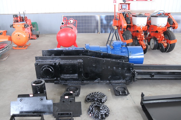 The Role And Advantages Of Scraper Conveyor